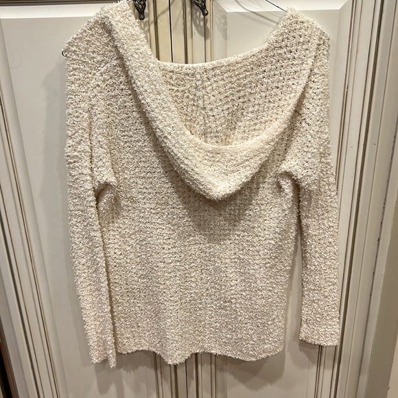 🌿 American Eagle women’s size x-small off-white hoodie sweater🌿 - Picture 3 of 6